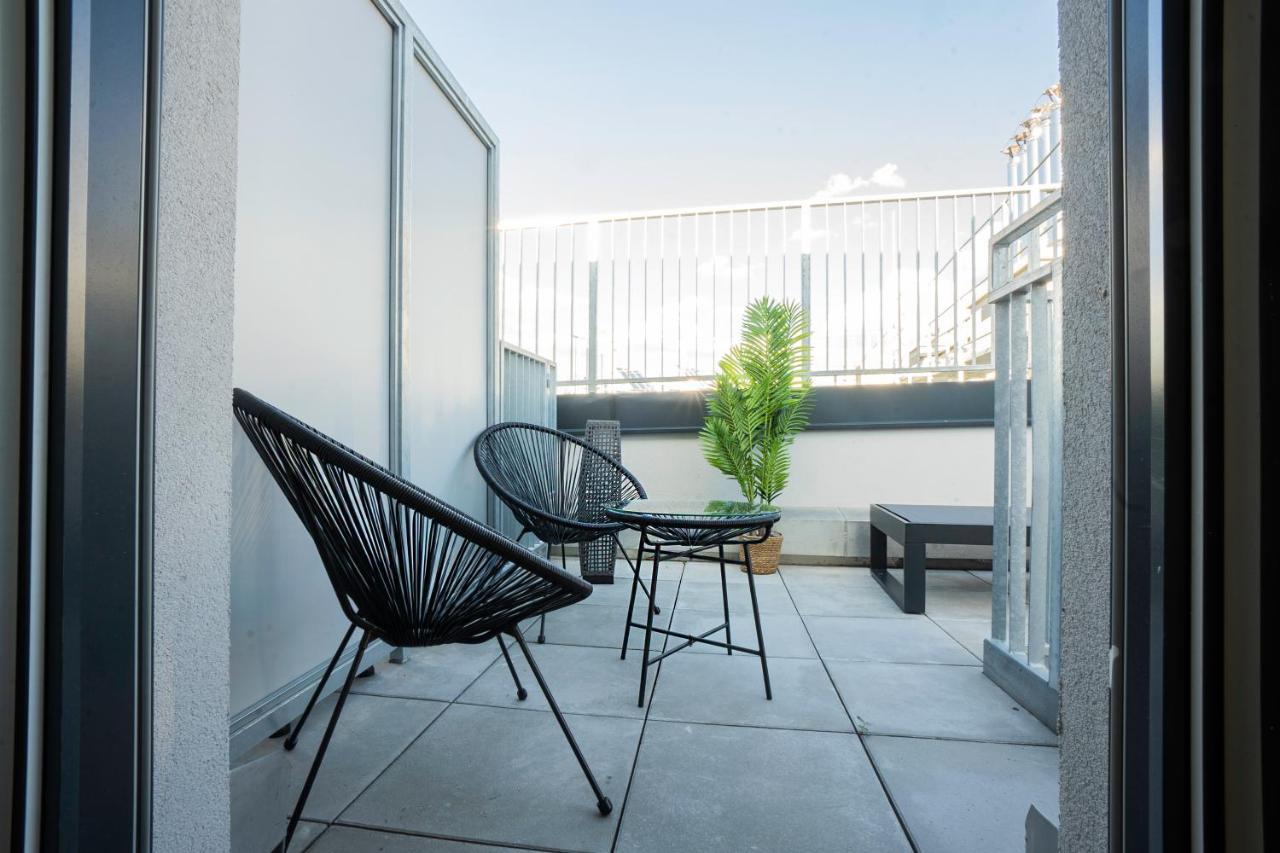 Orestaliving - Penthouse With Designer Renovation Appartement