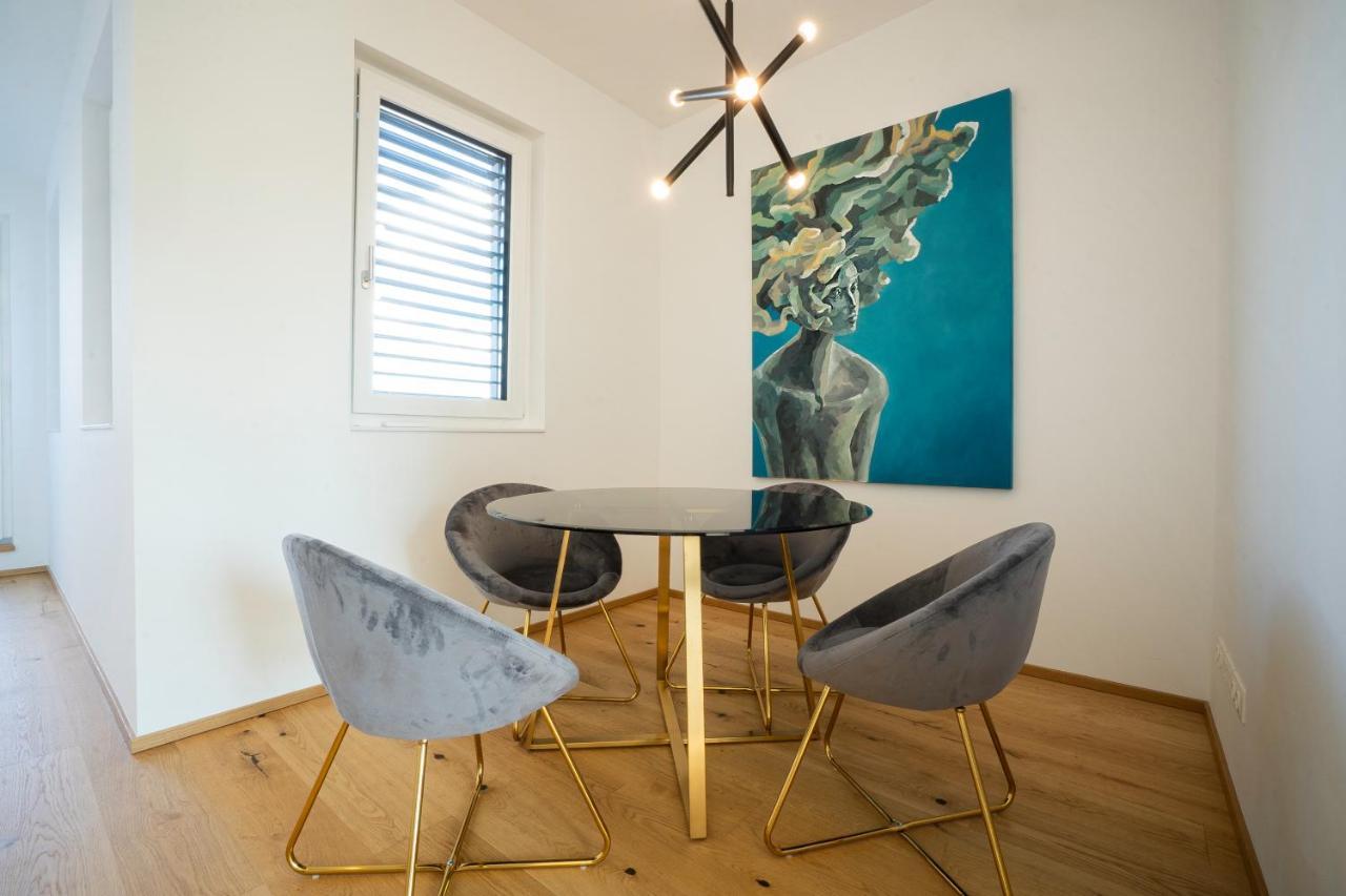Orestaliving - Penthouse With Designer Renovation Appartement Wenen